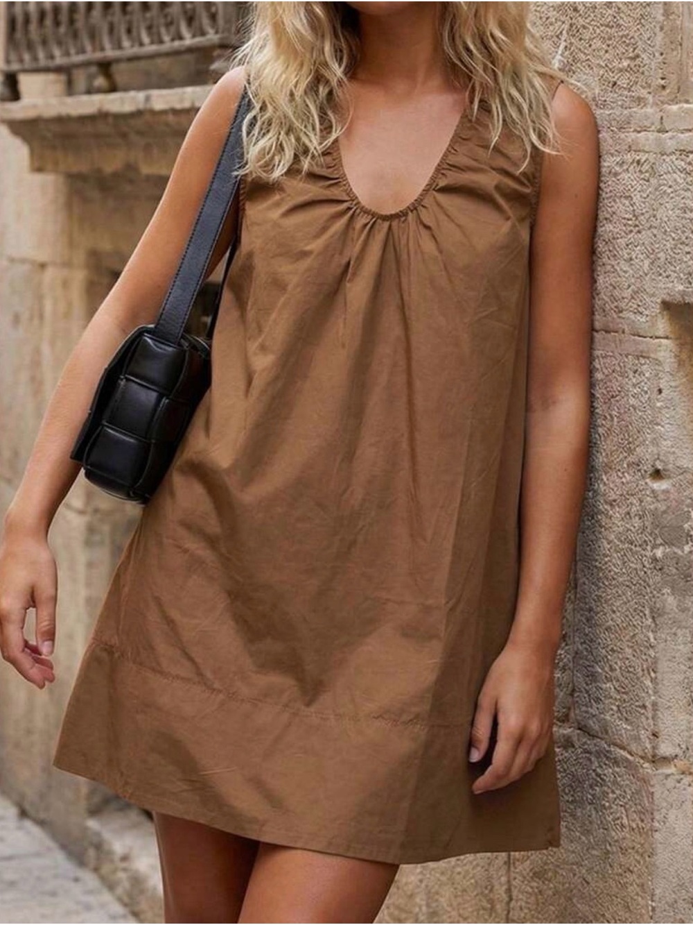 *NWOT* Women’s Sleeveless V-Neck Summer Swing Dress with Pockets
